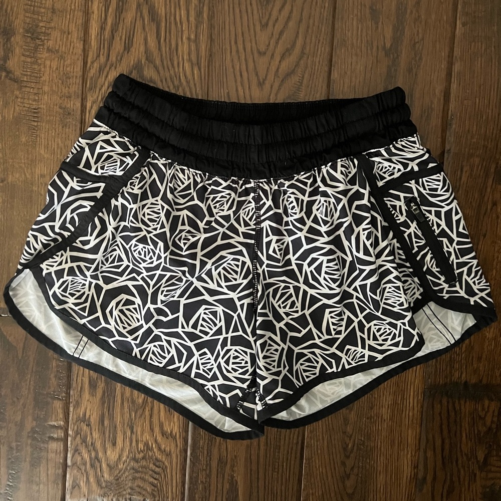 Lululemon athletica Tracker Short Size 6